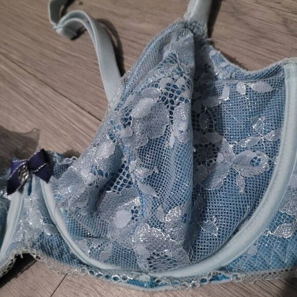 Victoria's Secret 34D baby blue lace bra not padded body by victoria - Picture 6 of 10